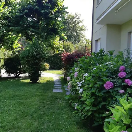 Villa A Dei Marmi *