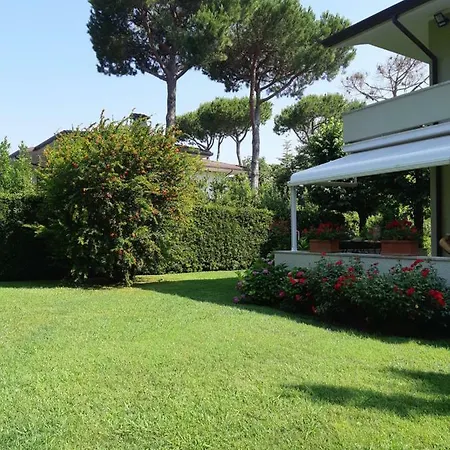 A Dei Marmi Villa