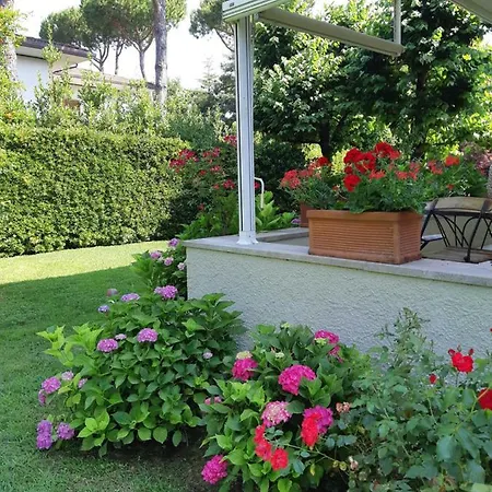 A Dei Marmi Villa *