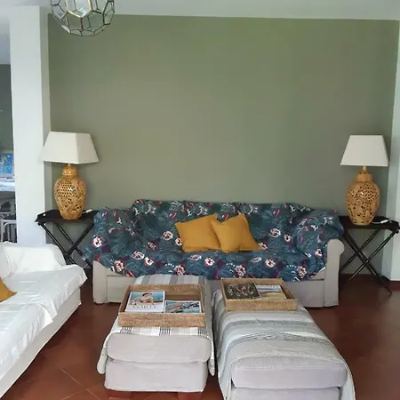Villa A Dei Marmi *